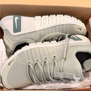 Nike Jade Horizon Free Metcon 6 Sneakers